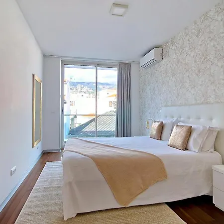 Upscales By Lovelystay - Private Parking Apartment Funchal (Madeira)