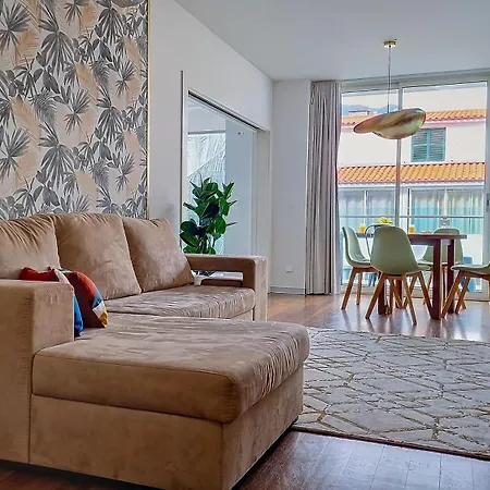 Apartment Upscales By Lovelystay - Private Parking