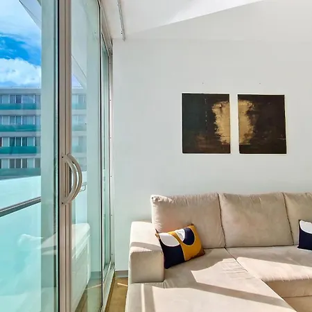 Apartment Upscales By Lovelystay - Private Parking *