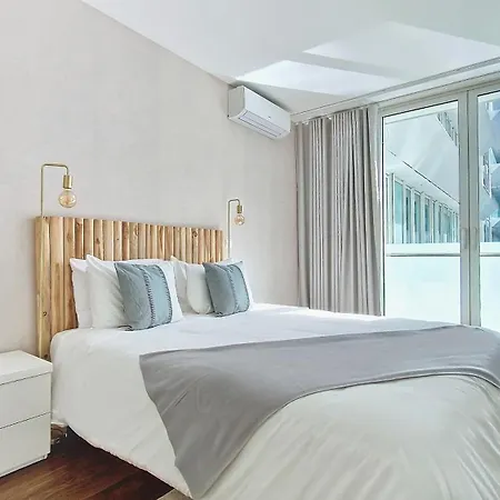 Upscales By Lovelystay - Private Parking Apartmán *