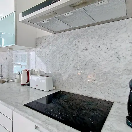 Upscales By Lovelystay - Private Parking Funchal (Madeira)