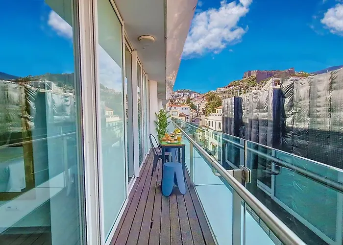 Upscales By Lovelystay - Private Parking 아파트 푼샬