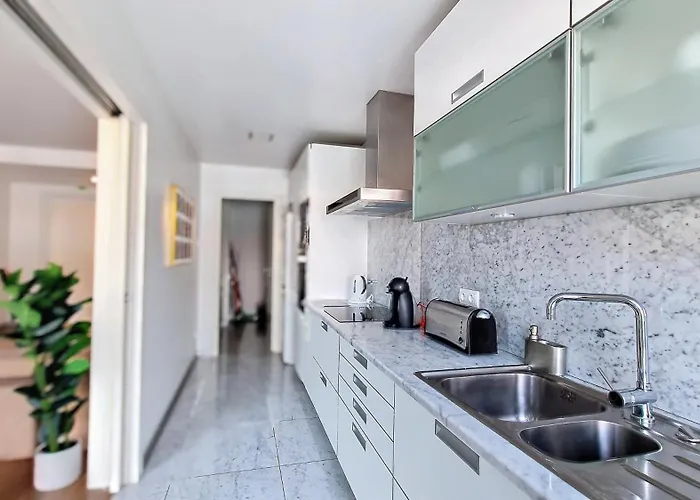 Upscales By Lovelystay - Private Parking 푼샬