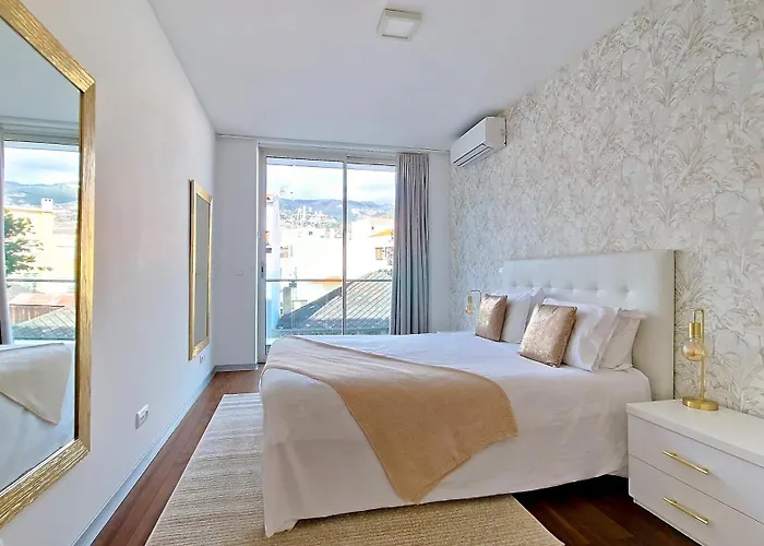 Upscales By Lovelystay - Private Parking 아파트 푼샬