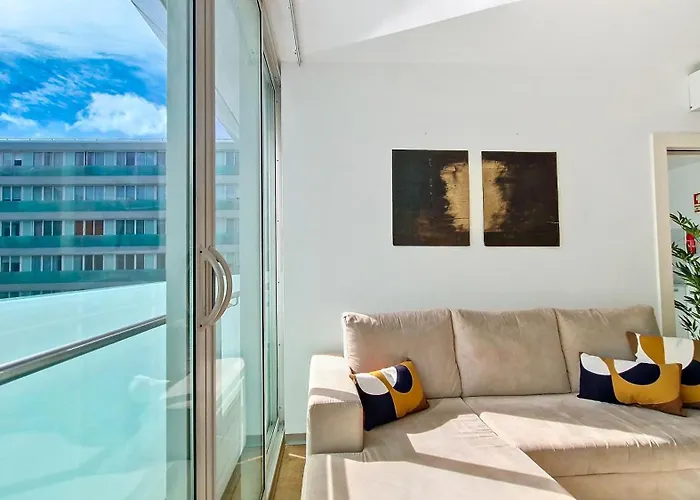 아파트 Upscales By Lovelystay - Private Parking *