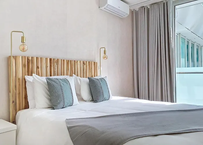 Upscales By Lovelystay - Private Parking 푼샬