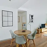 Apartman Upscales By Lovelystay - Private Parking